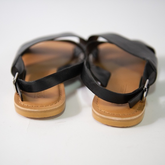 ASOS Sandals in Black Vegan Faux Leather Criss Cross Backstrap - Picture 5 of 9